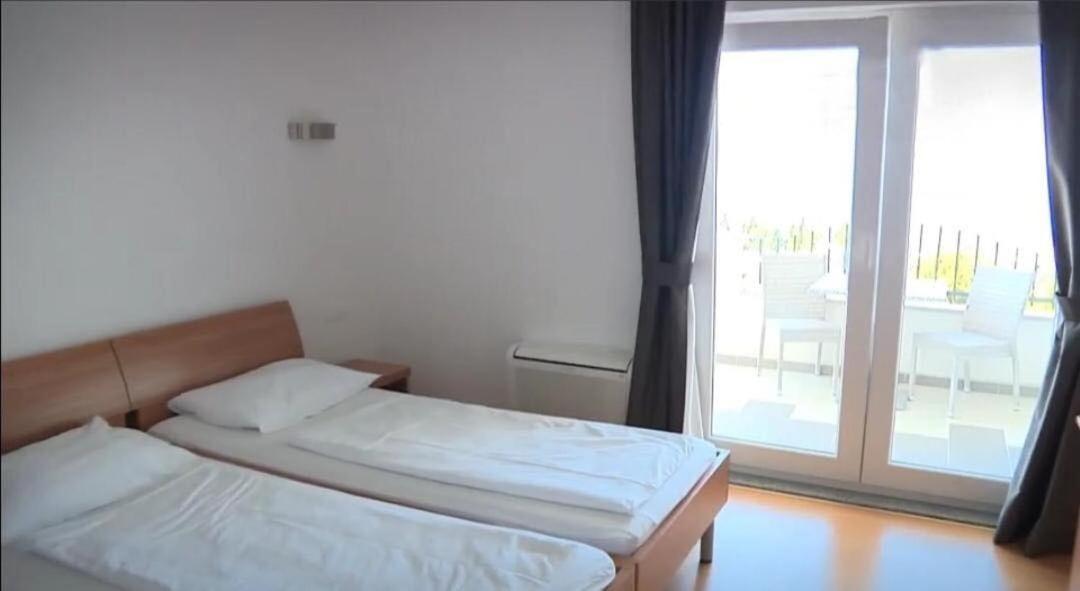 Hotel Lukas Gradac  Kültér fotó