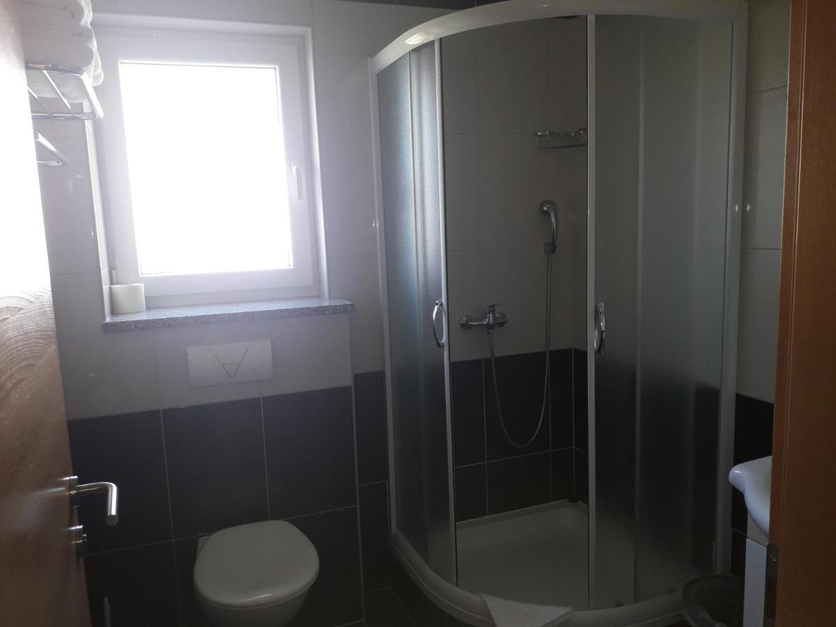 Hotel Lukas Gradac  Kültér fotó