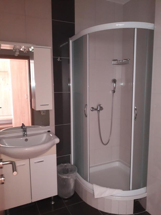 Hotel Lukas Gradac  Kültér fotó