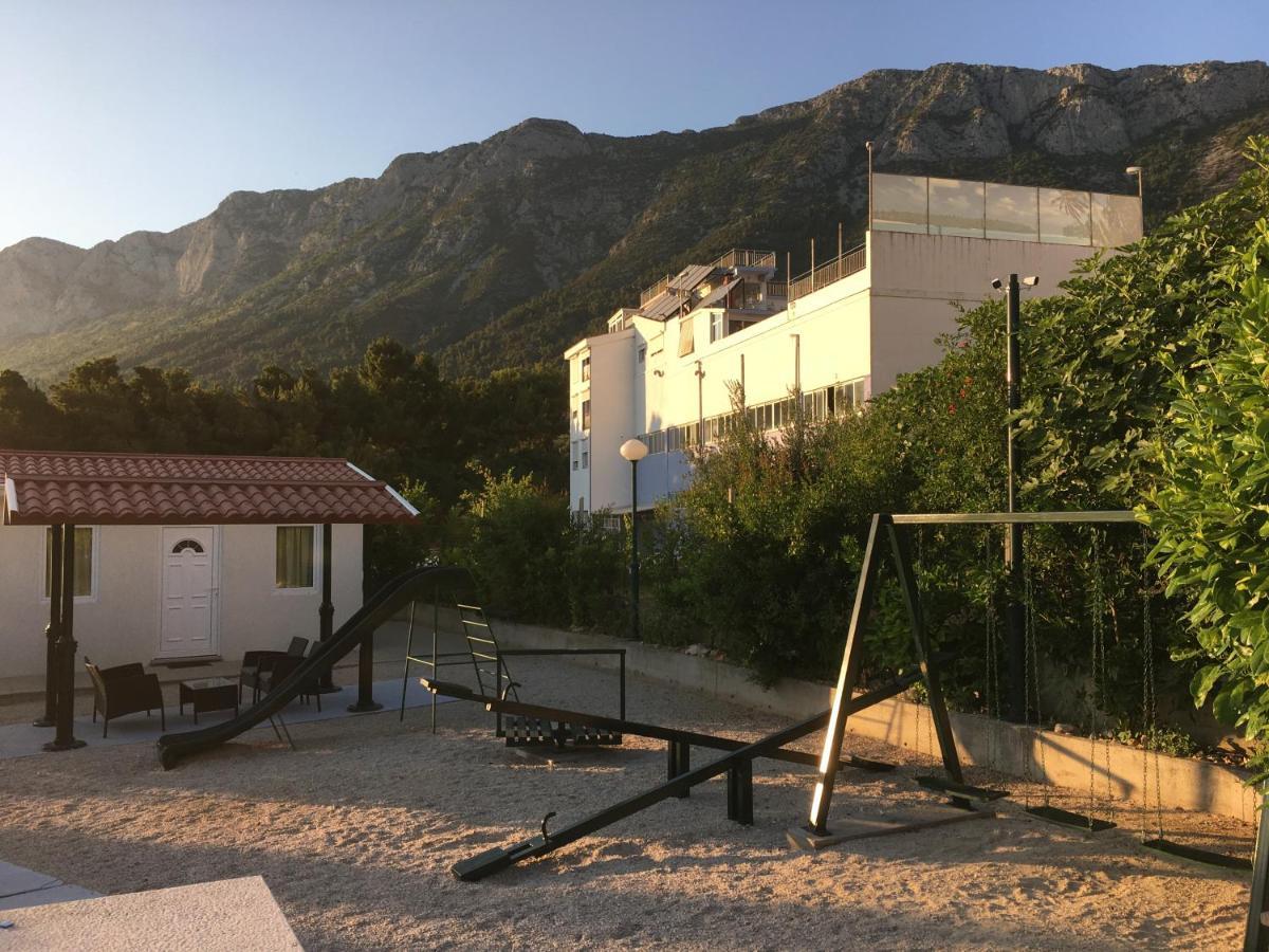 Hotel Lukas Gradac  Kültér fotó