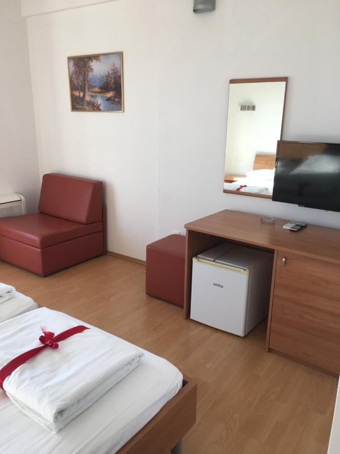 Hotel Lukas Gradac  Kültér fotó